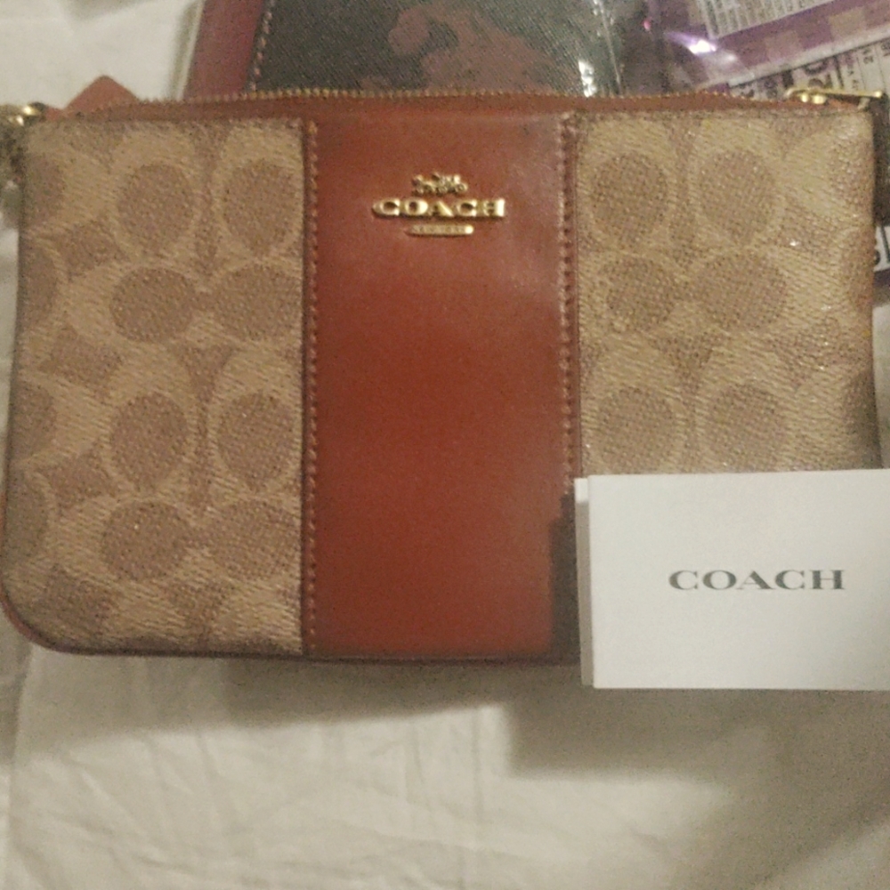 Couch wallet brown in color